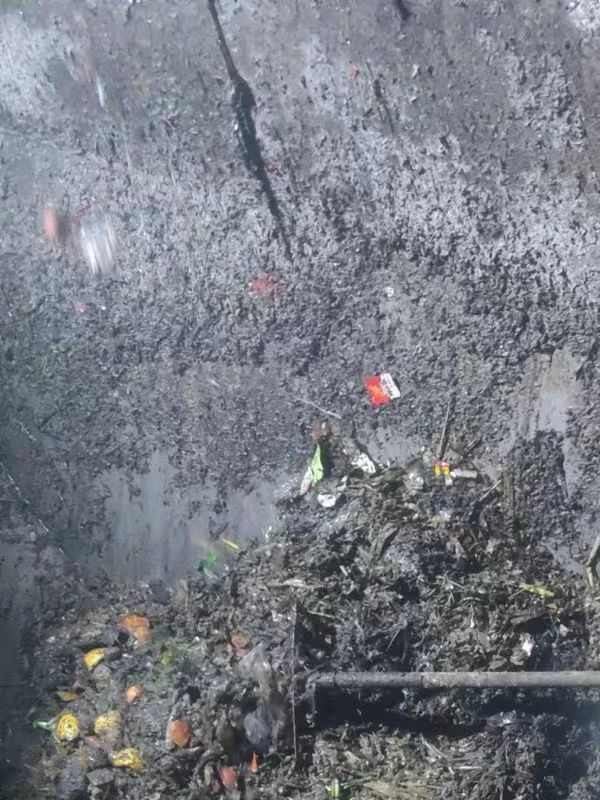 青山污水池清理